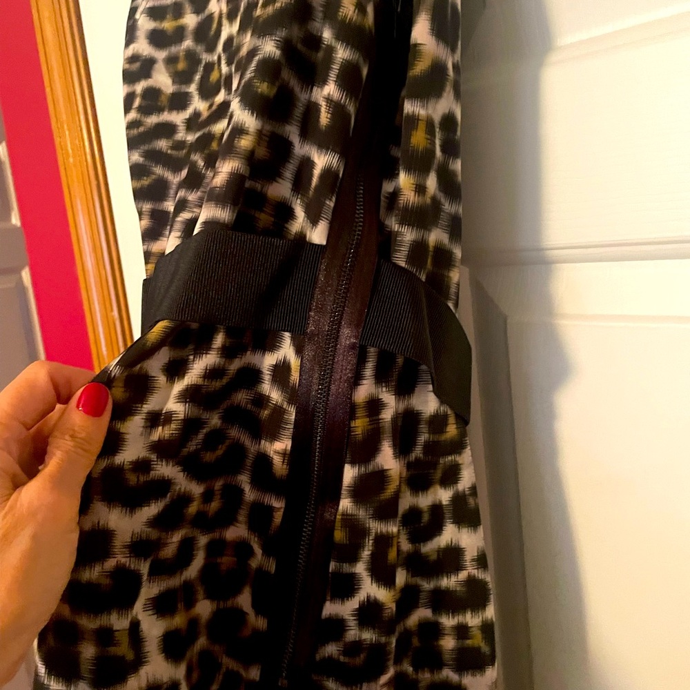 Ann Taylor dress.  size 10   zips up side